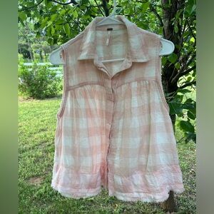 Adorable Free People sleeveless shirt a very roomy xs